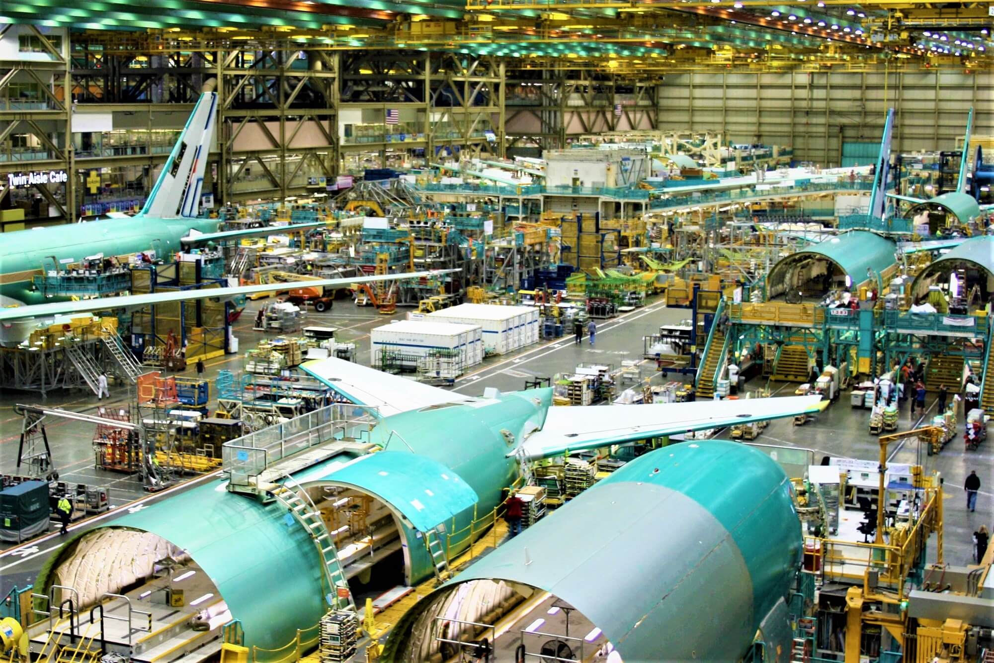 Défense nationale: le Maroc signe un accord de compensation industrielle avec Boeing